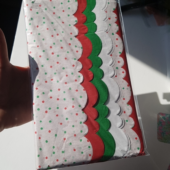 🎅🏼24 Sheets Tissue Paper Exclusive Scalloped Edge - Picture 9 of 10